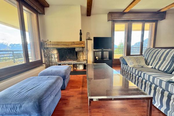 Verbier town centre ski apartment sleeps 8